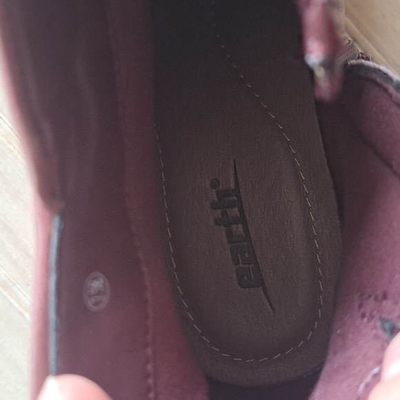 Earth Pegasus Merlot Soft Leather Zipper Slouchy Short Heel Ankle Booties Comfy - Picture 11 of 15